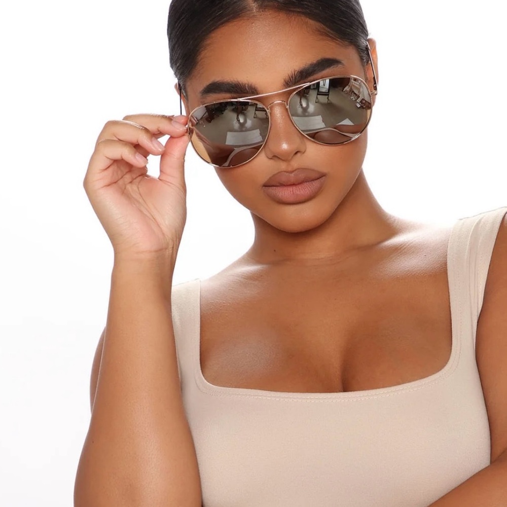 Aviator Metal Frame Sunglasses - Gold Mirror Lenses